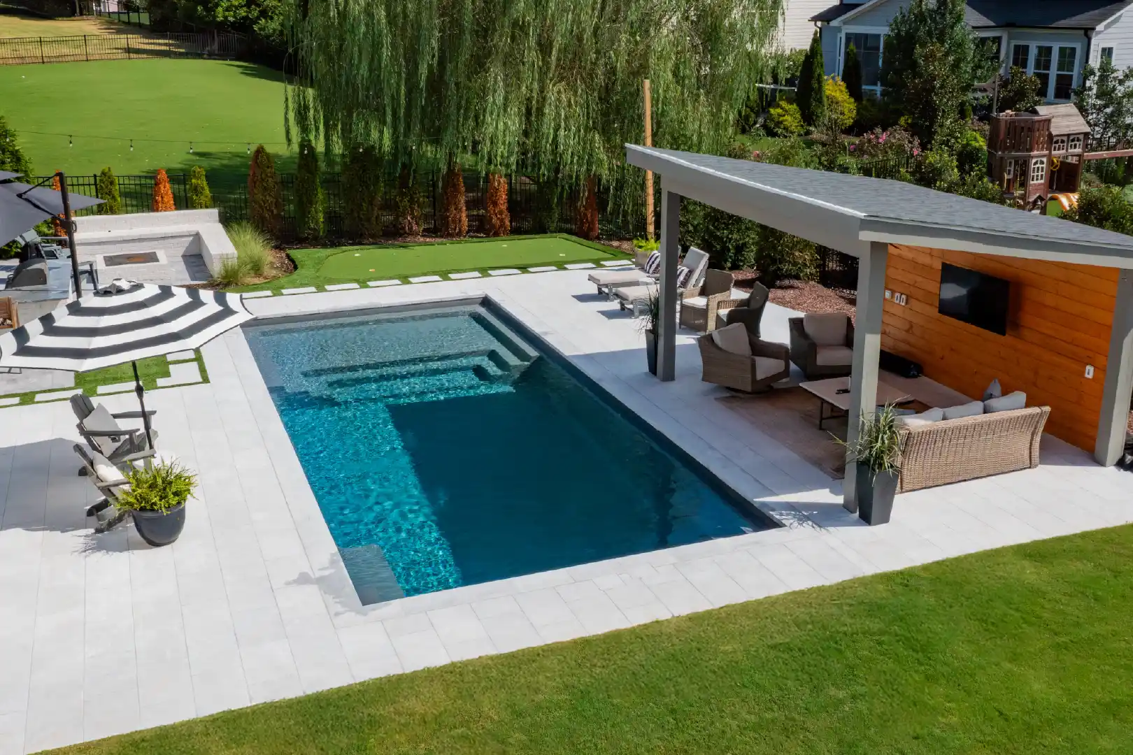 Learn about Learn about Blue Oasis Fiberglass Pools: Dallas-Fort Worth Pool Builders
